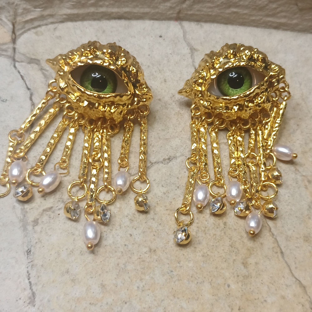 Eye-catching Statement Earrings Green eyes